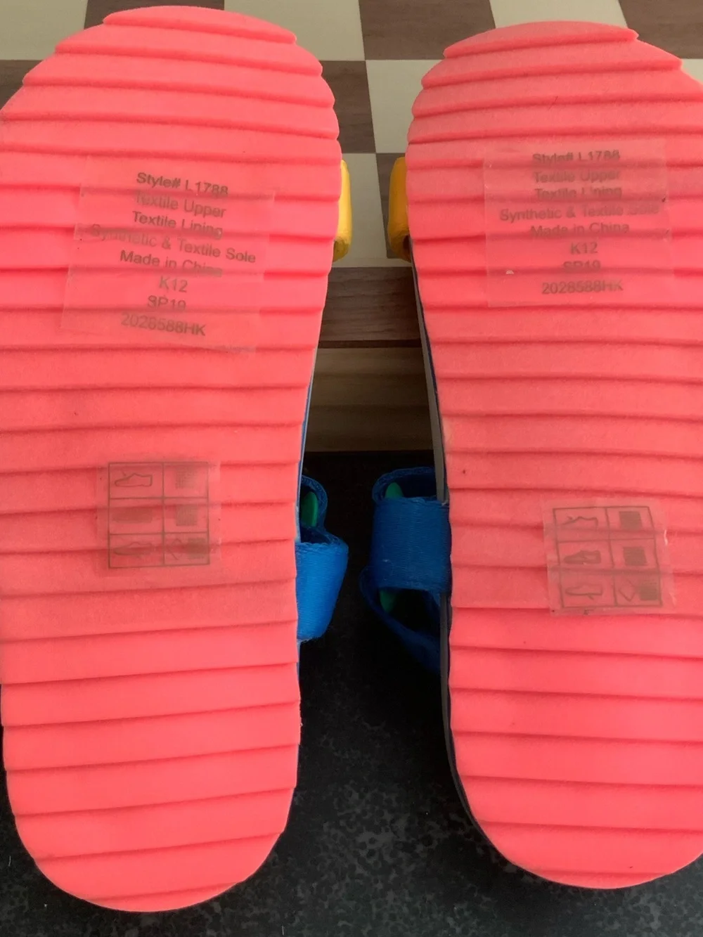 Kid’s sz 12 sporty strap sandals colorblock